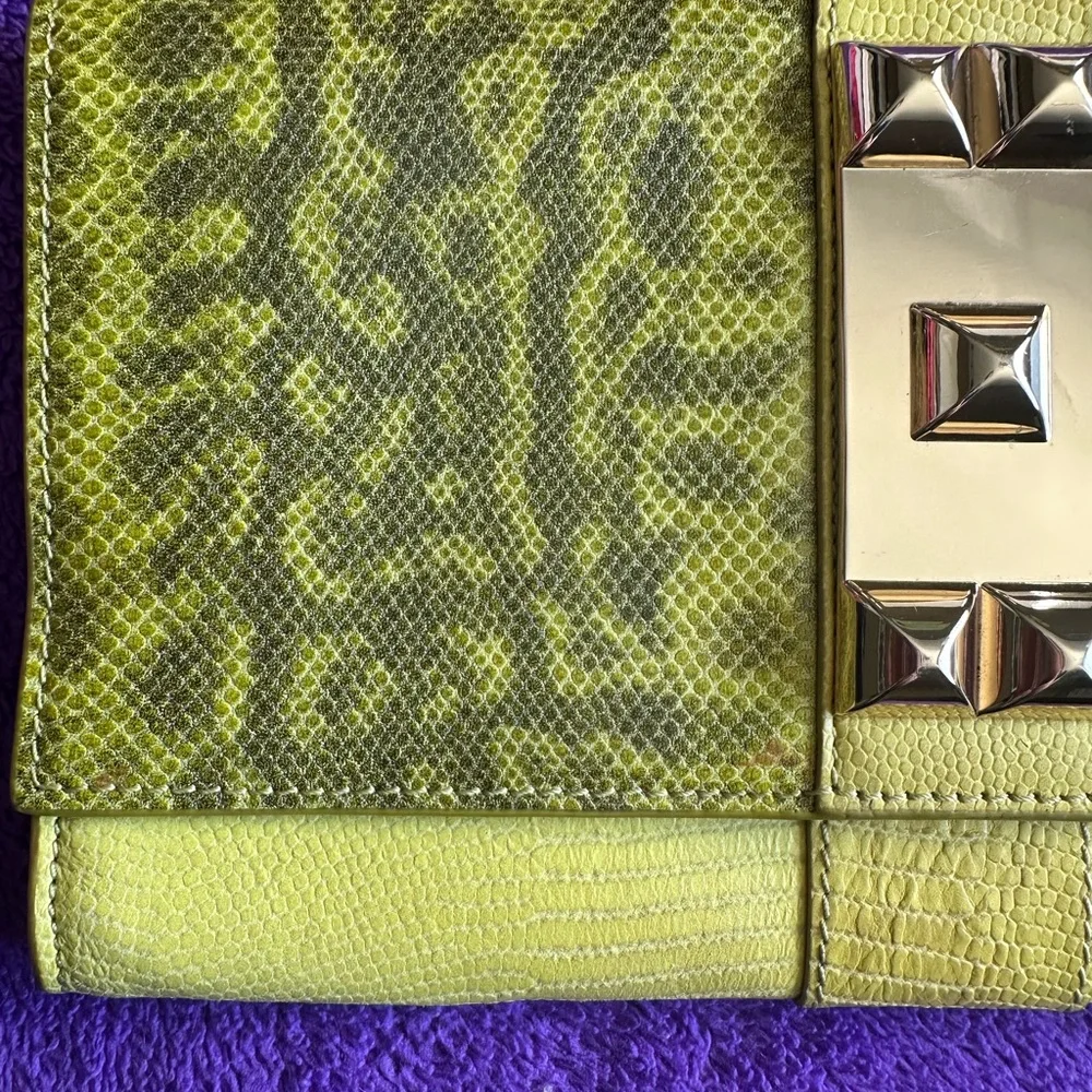 Vince Camuto Two-Toned Pebbled Snake Skin‎ Pattern Clutch Bag